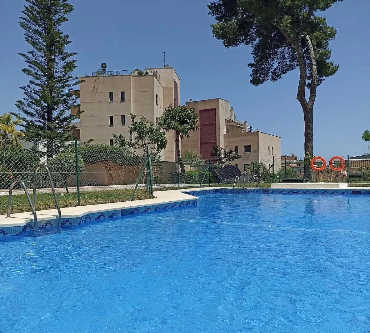 アパート Centrico Apartamento Con Piscina Y Parking トレモリノス