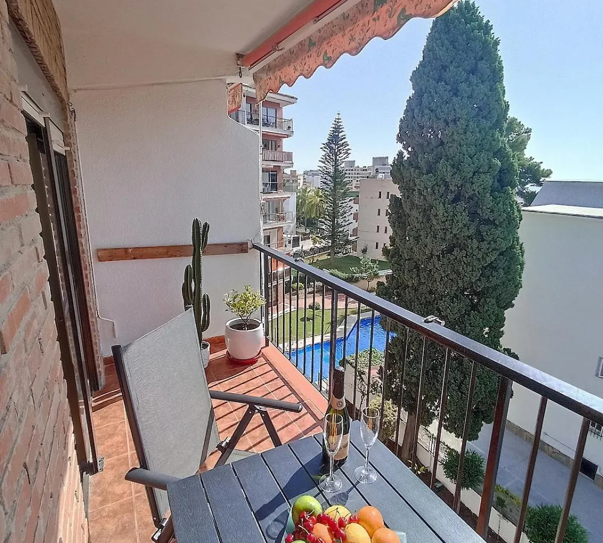 Centrico Apartamento Con Piscina Y Parking トレモリノス アパート