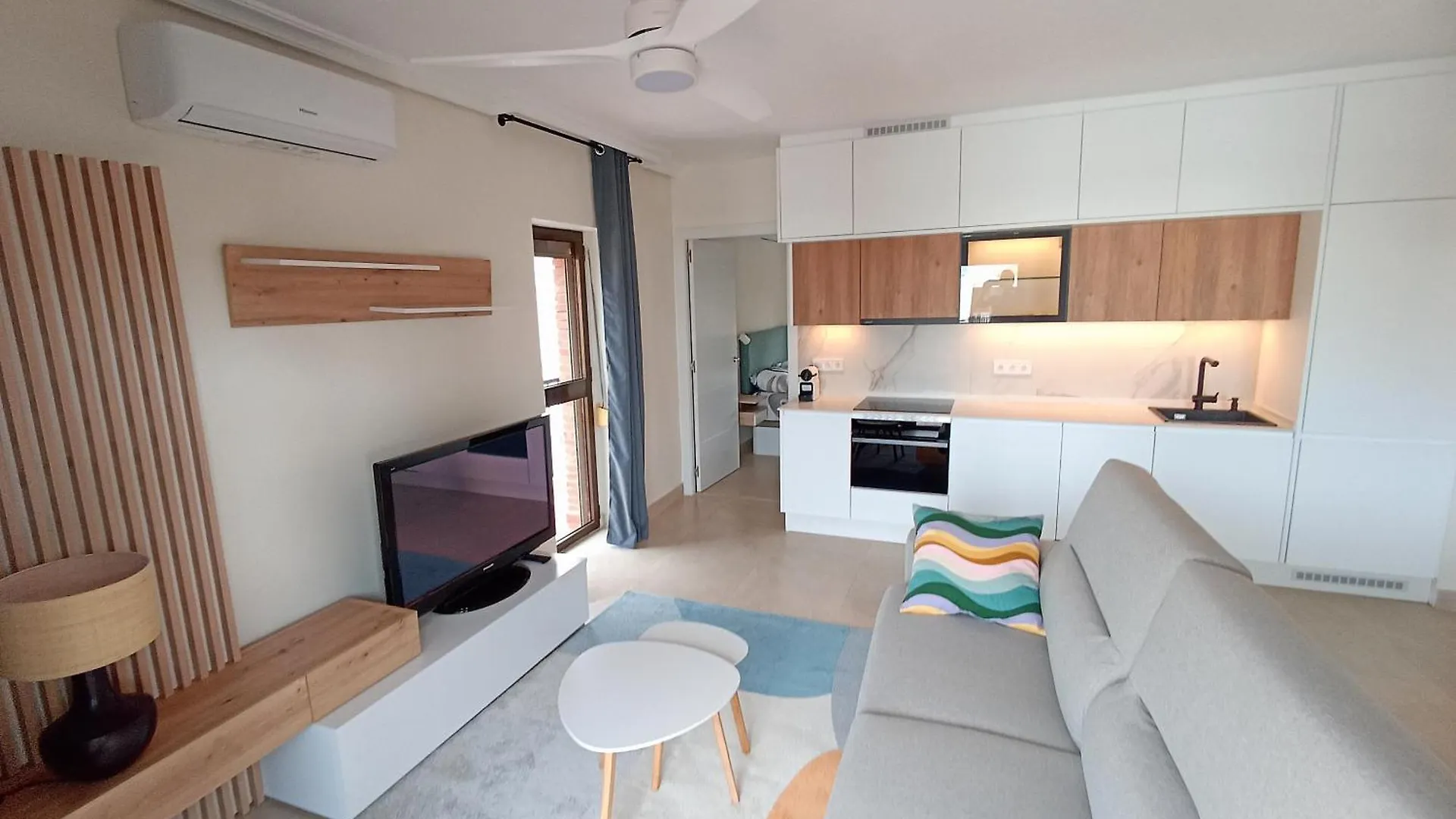 Centrico Apartamento Con Piscina Y Parking トレモリノス 0*,  スペイン