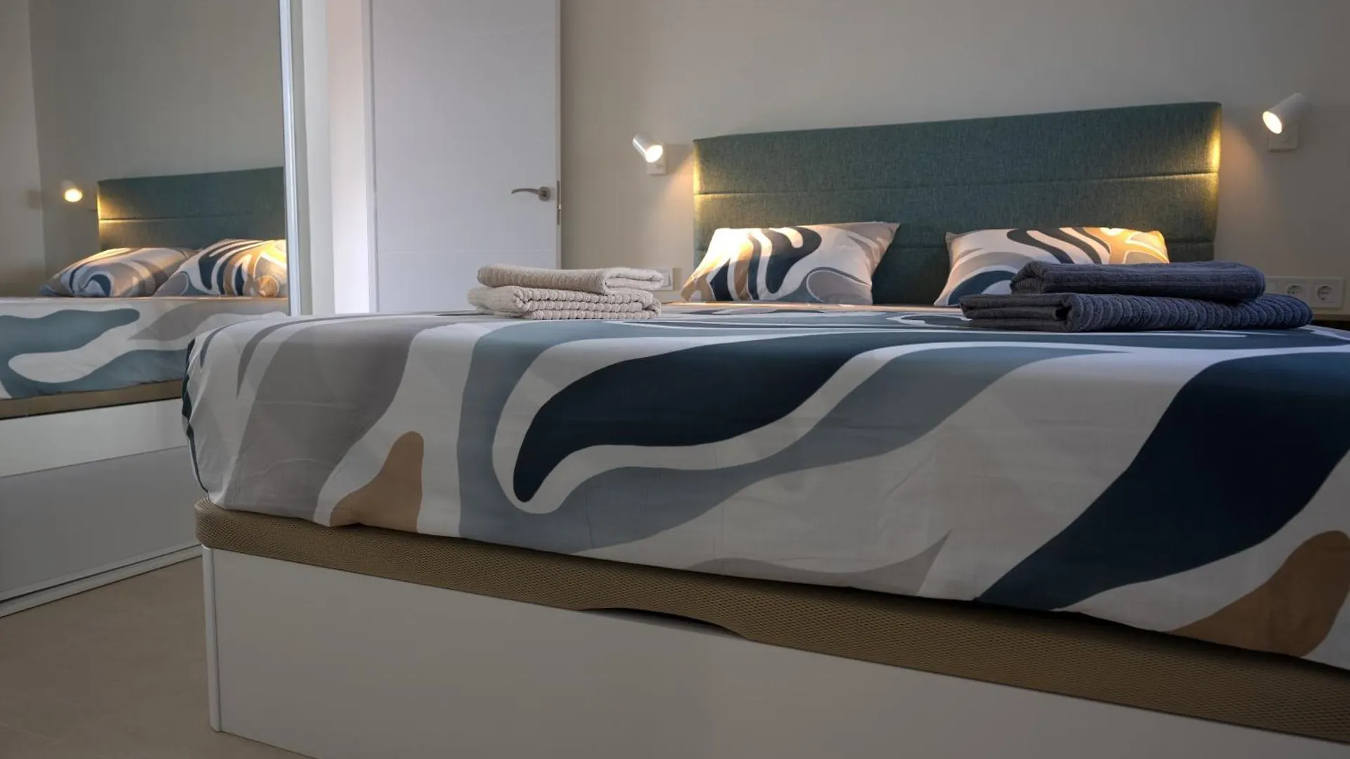 Centrico Apartamento Con Piscina Y Parking トレモリノス アパート